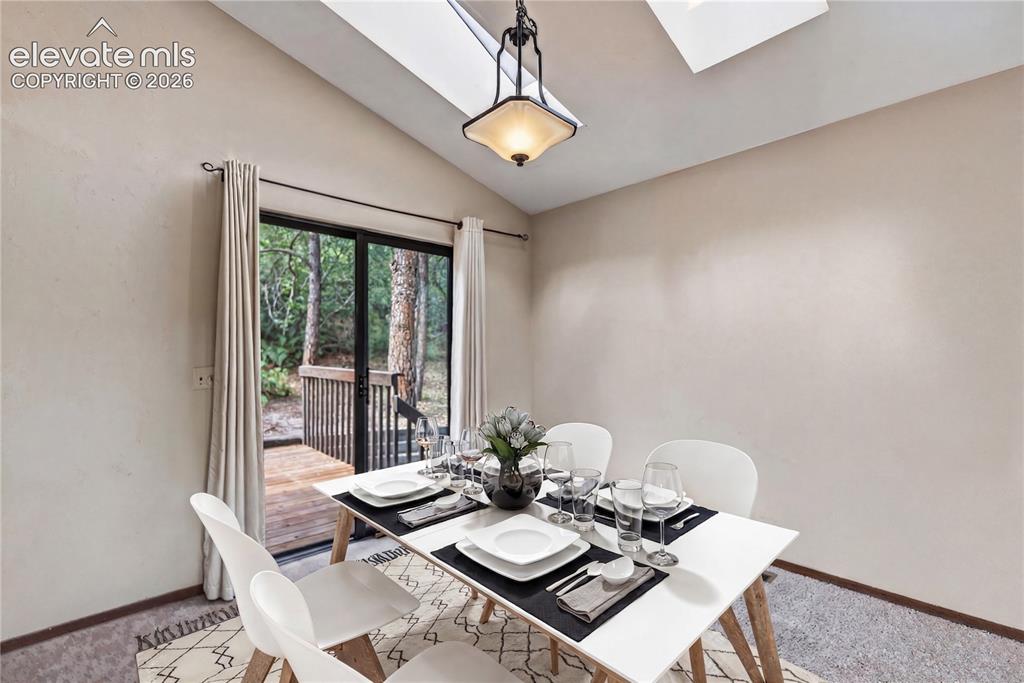 Image 9 of 30: Dining Area