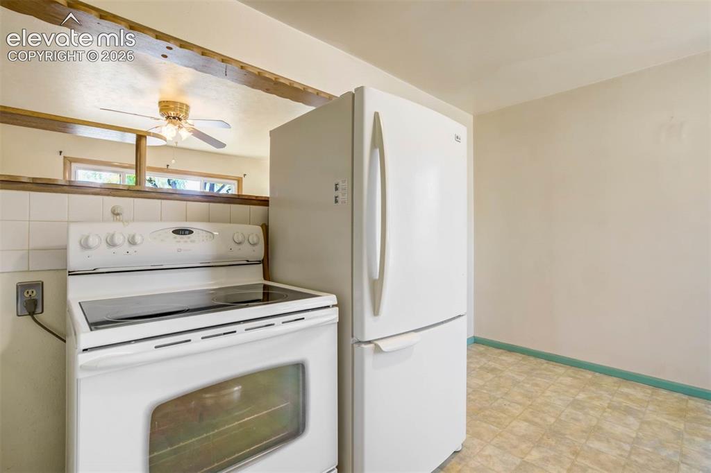 Image 10 of 35: Kitchen
