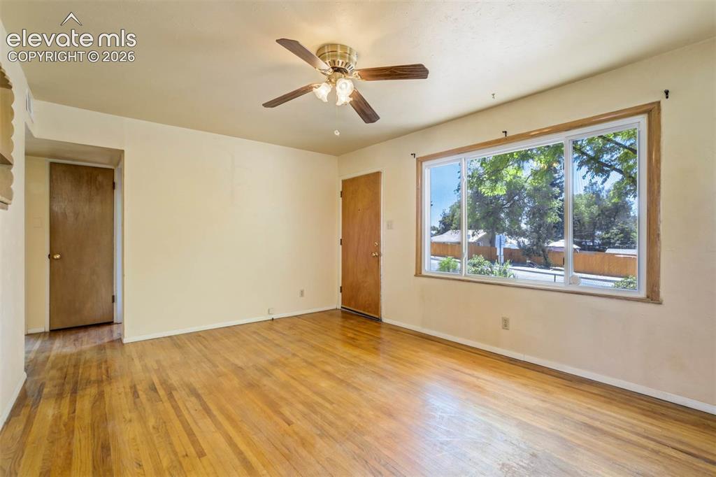 Image 6 of 35: Living Room