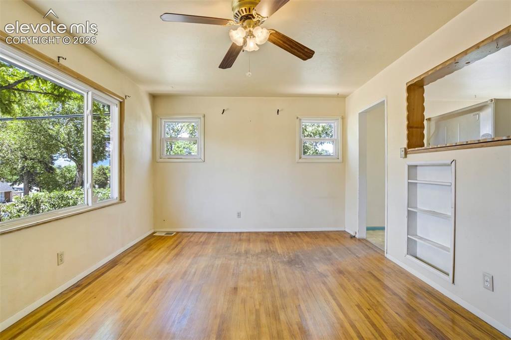 Image 7 of 35: Living Room