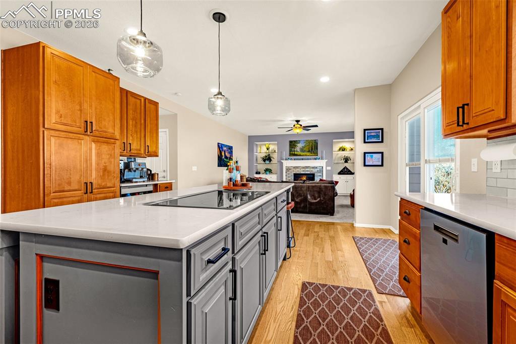 Image 11 of 48: Kitchen