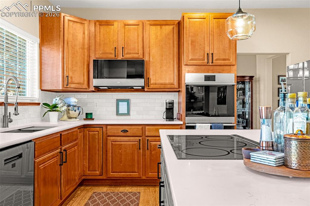 Image 13 of 48: Kitchen