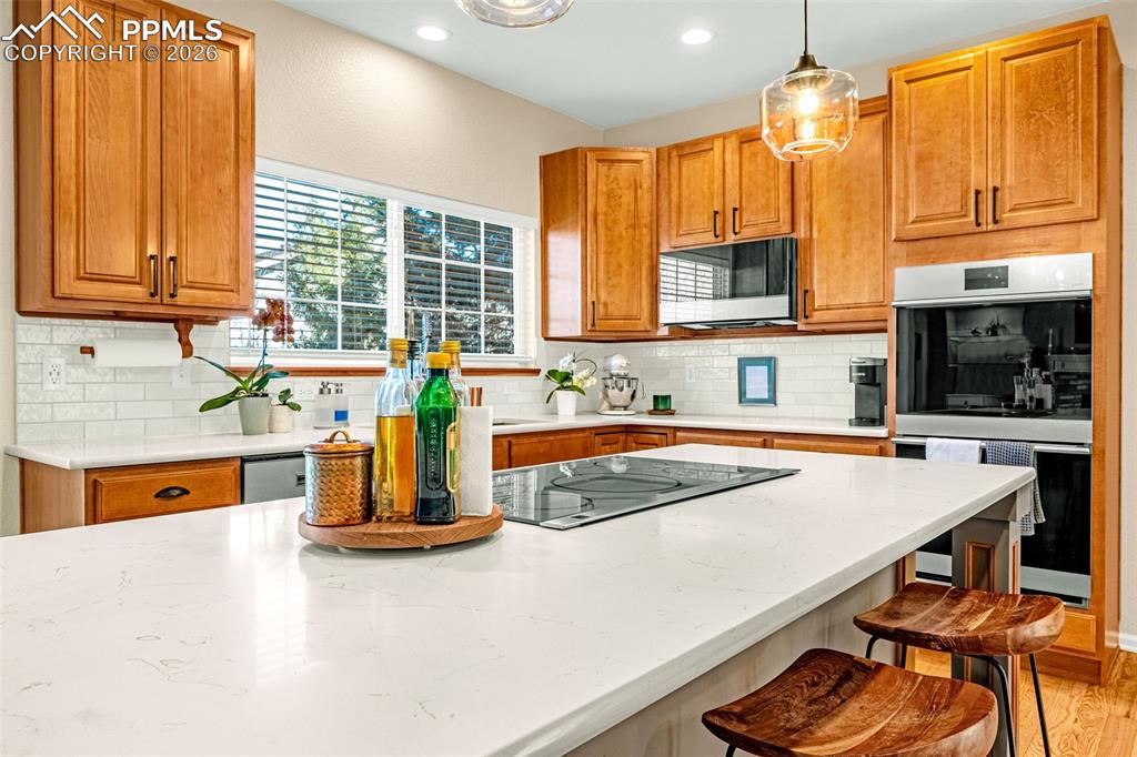 Image 14 of 48: Kitchen