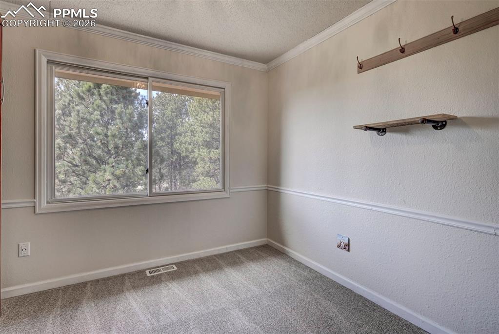 Image 20 of 43: Office