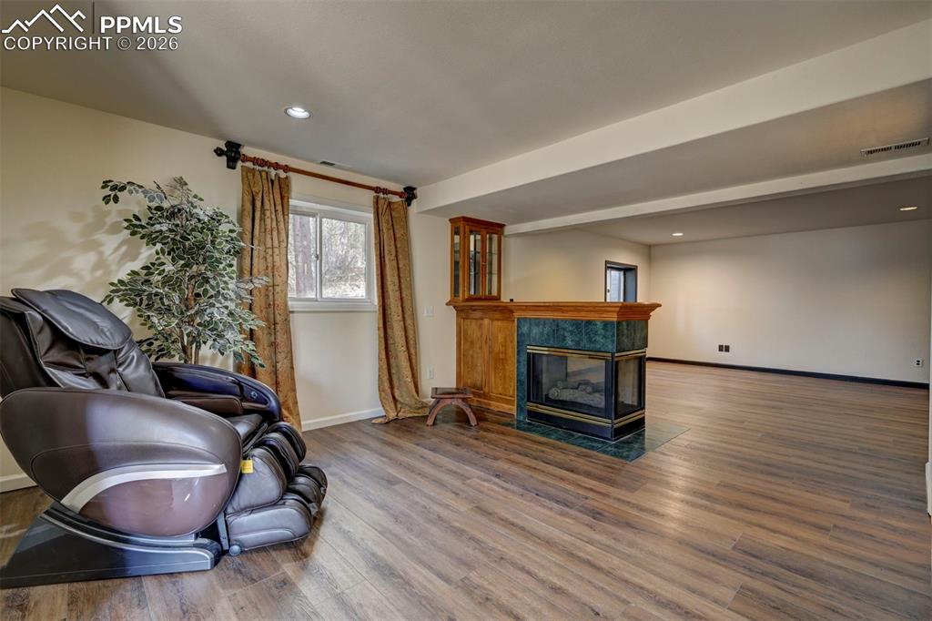 Image 30 of 43: Sitting Room