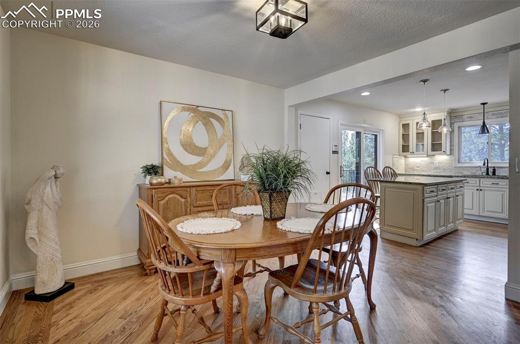 Image 9 of 43: Dining Area