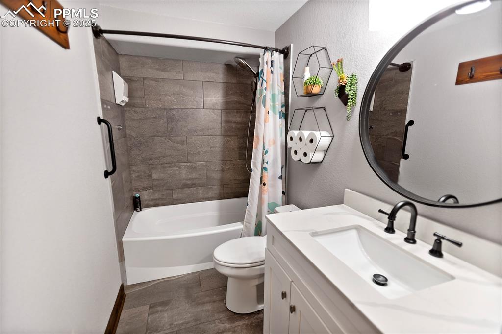 Image 12 of 39:  Lower Level Bath