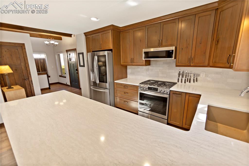 Image 7 of 39: Kitchen