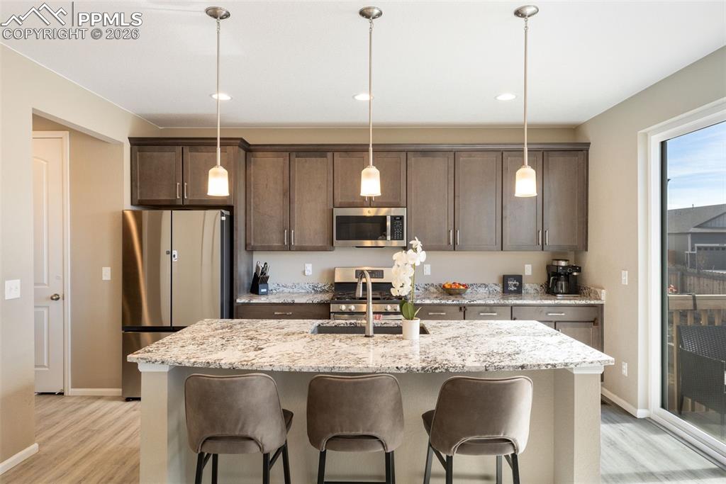 Image 15 of 49: Kitchen