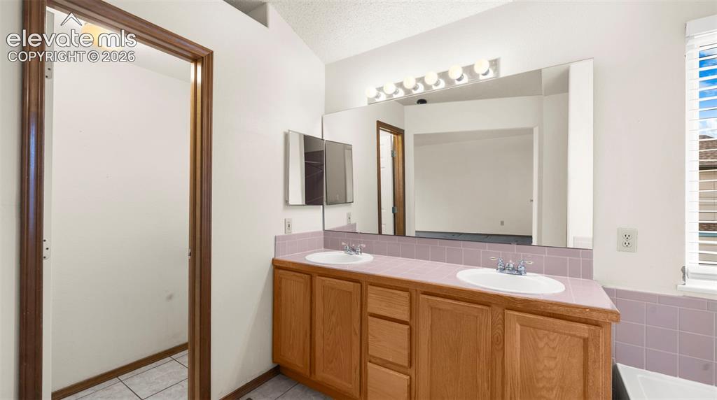 Image 20 of 41: Master Bathroom