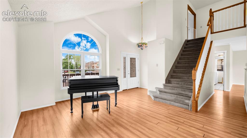 Image 7 of 41: Sitting Room