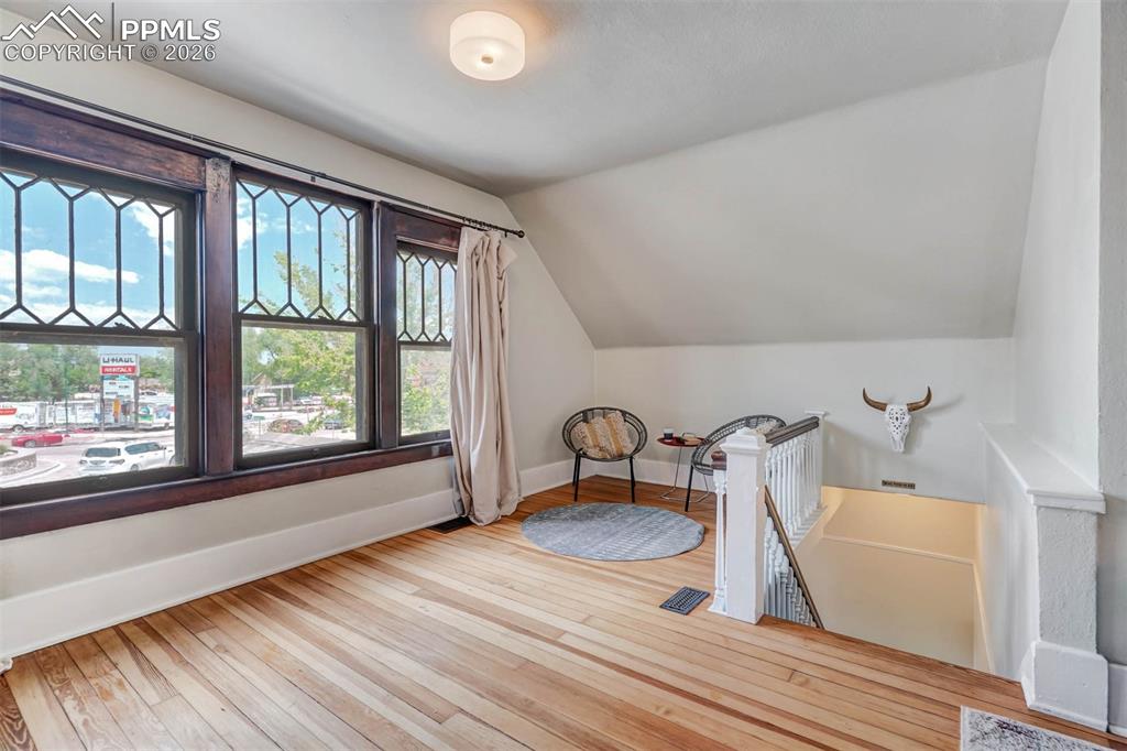 Image 29 of 50: Bonus Room