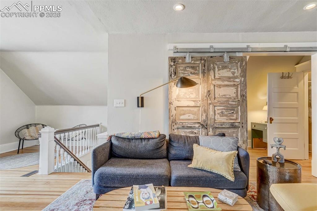 Image 32 of 50: Living Room