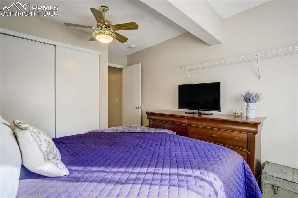 Image 20 of 50: Bedroom