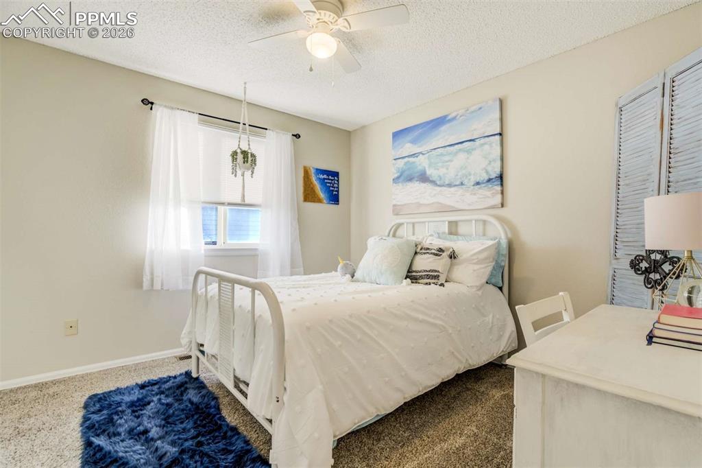 Image 23 of 50: Bedroom