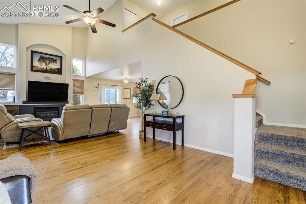 Image 3 of 50: Living Room