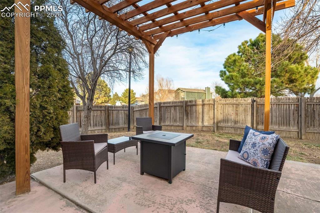 Image 46 of 50: Patio