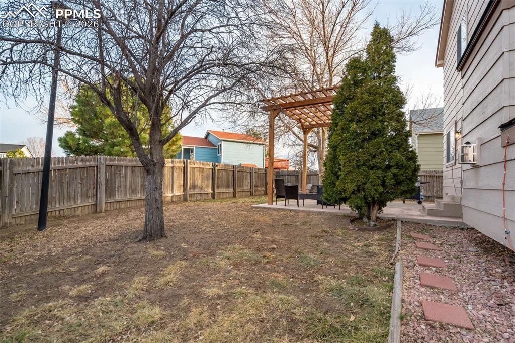 Image 50 of 50: Yard