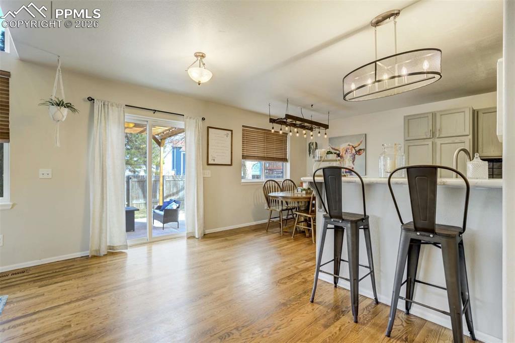 Image 9 of 50: Kitchen