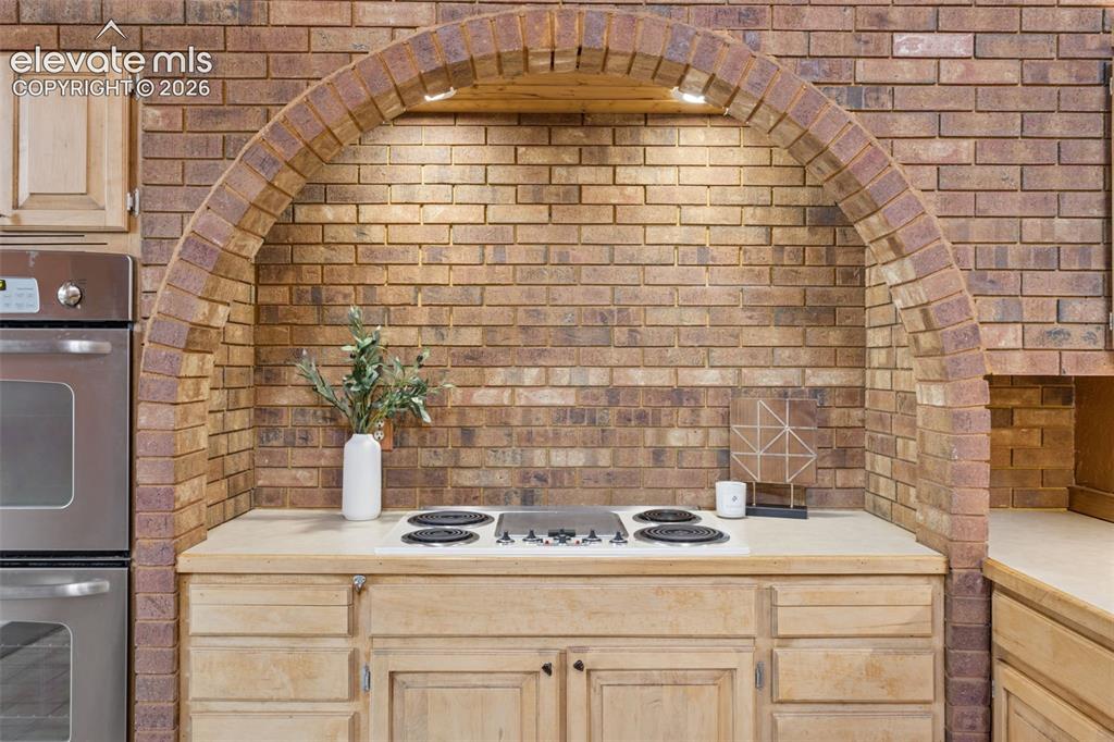 Image 11 of 43: Kitchen