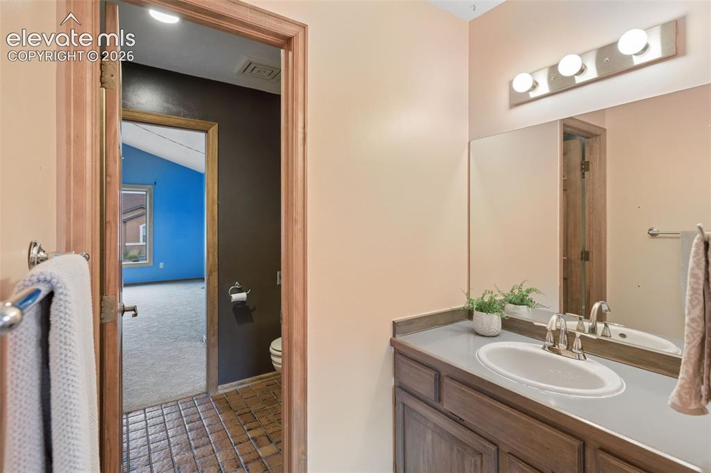 Image 20 of 43: Bathroom