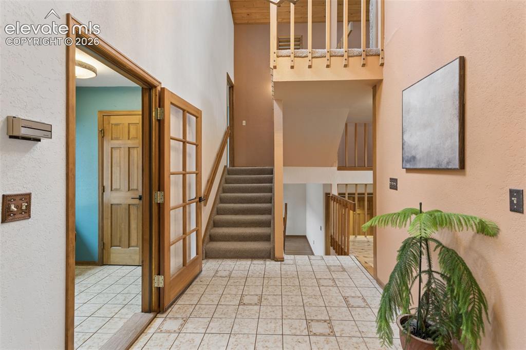 Image 3 of 43: Entrance Foyer