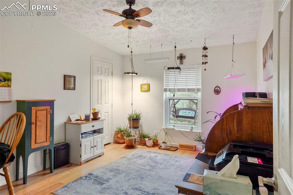 Image 17 of 35: Bathroom