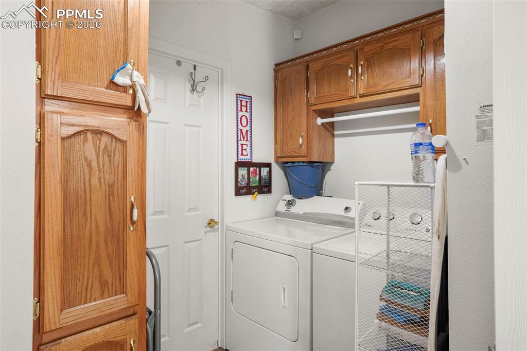 Image 18 of 35: Bedroom