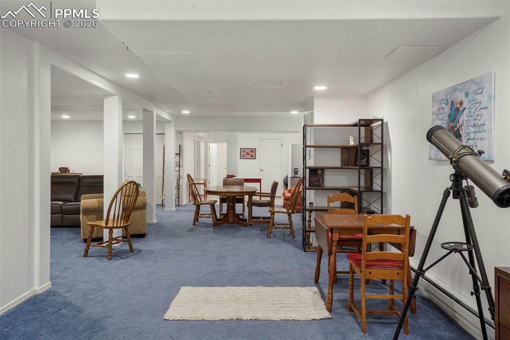 Image 19 of 35: Bathroom