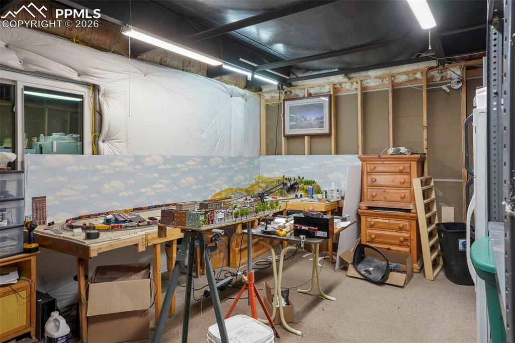 Image 24 of 35: Bedroom