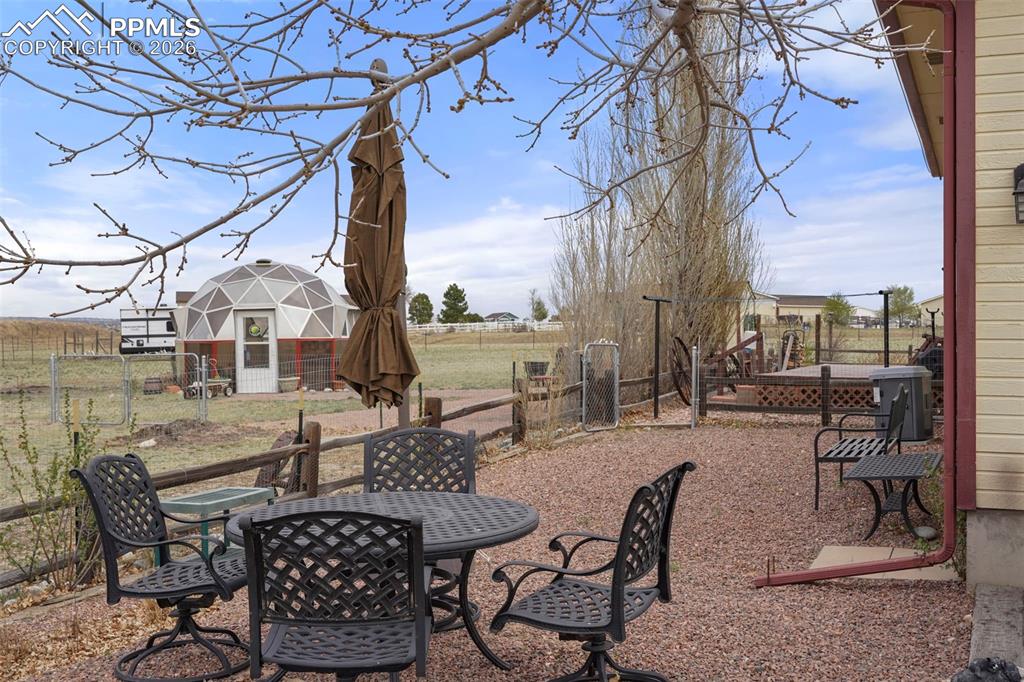 Image 26 of 35: Bathroom