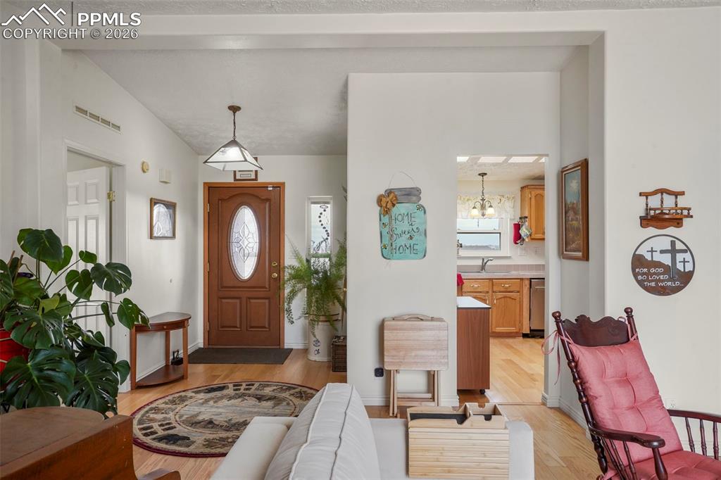 Image 6 of 35: Seller