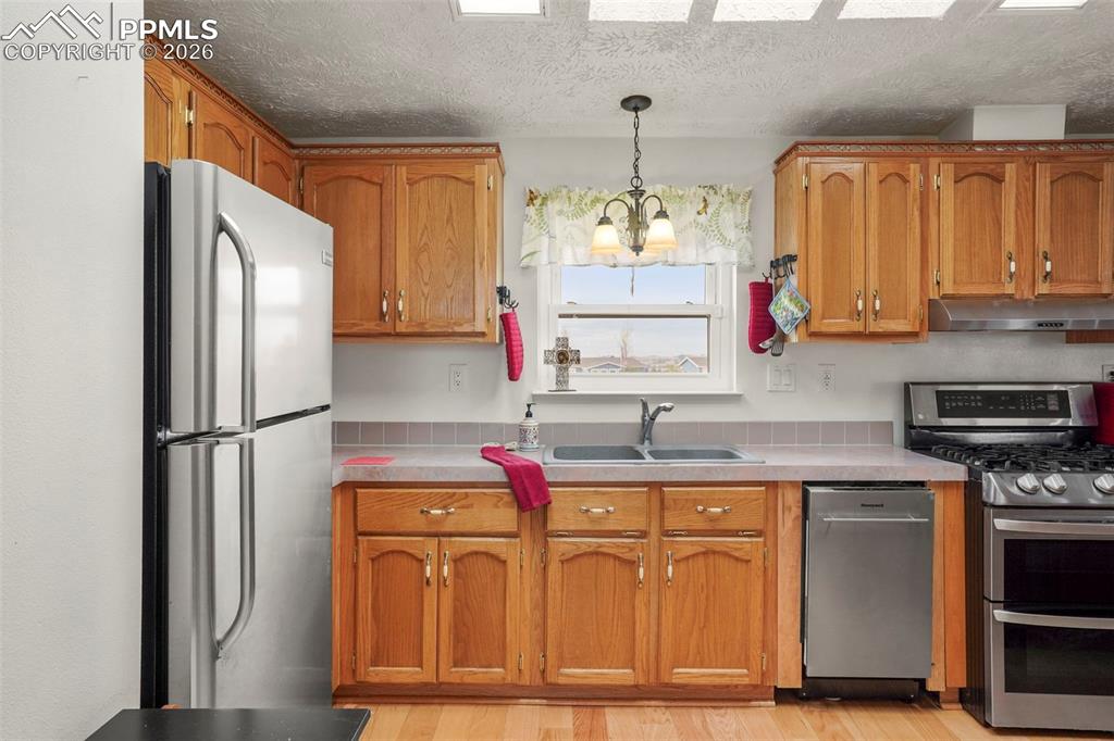 Image 8 of 35: Living Room