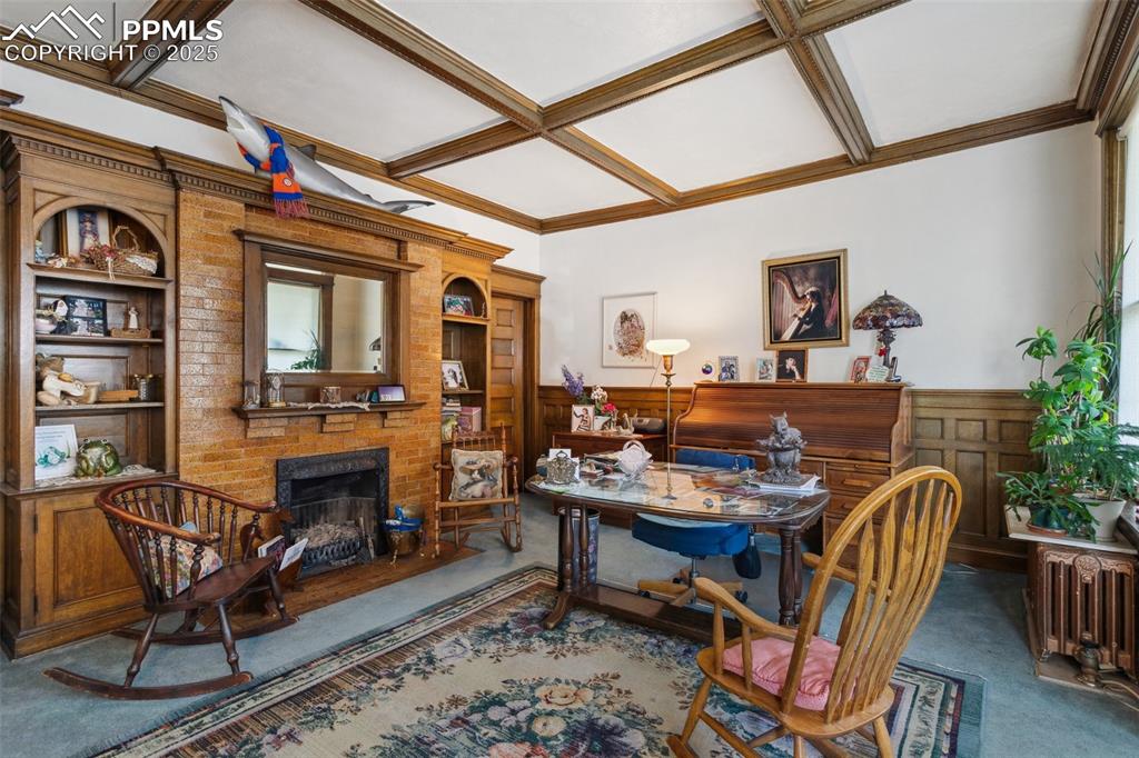 Image 24 of 47: Office