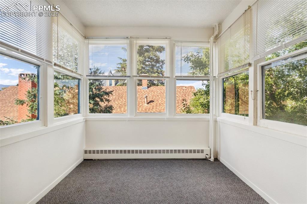 Image 33 of 47: Sun Room