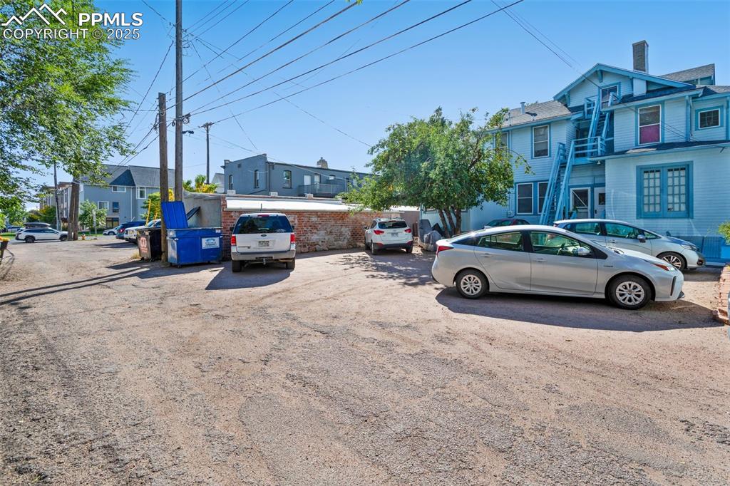 Image 45 of 47: Parking