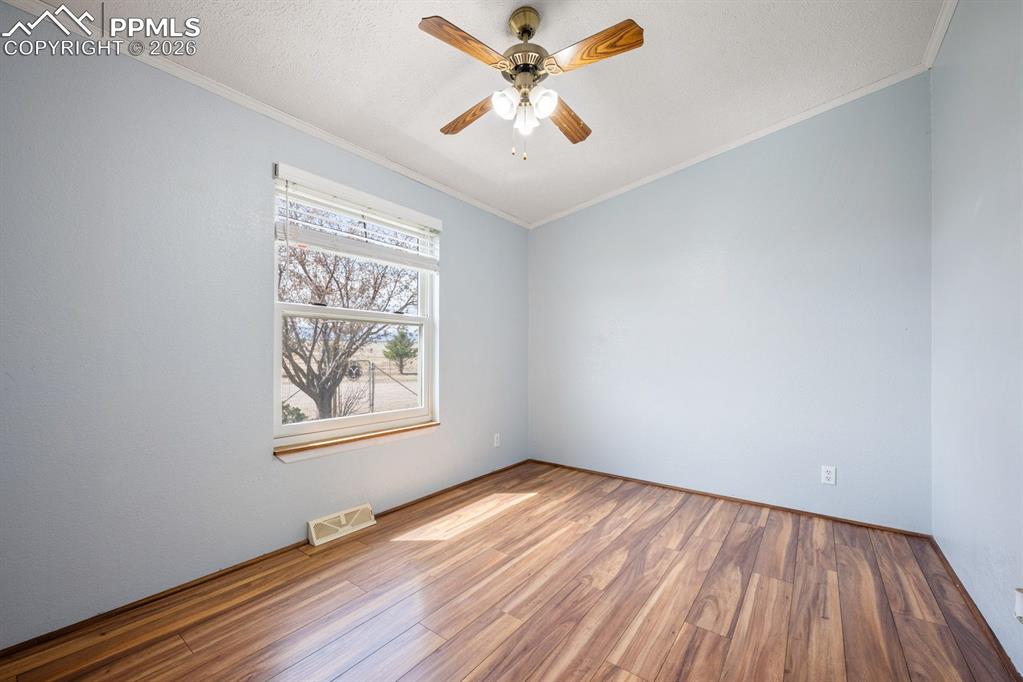 Image 15 of 47: Bedroom