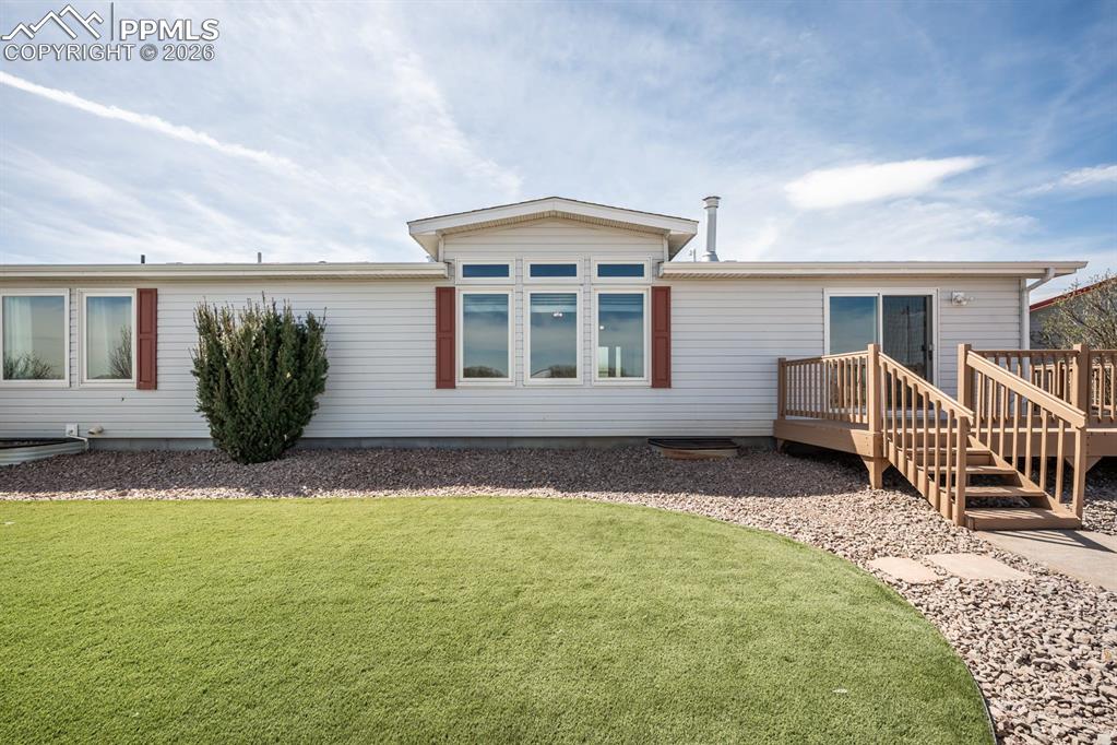 Image 23 of 47: Back of Structure