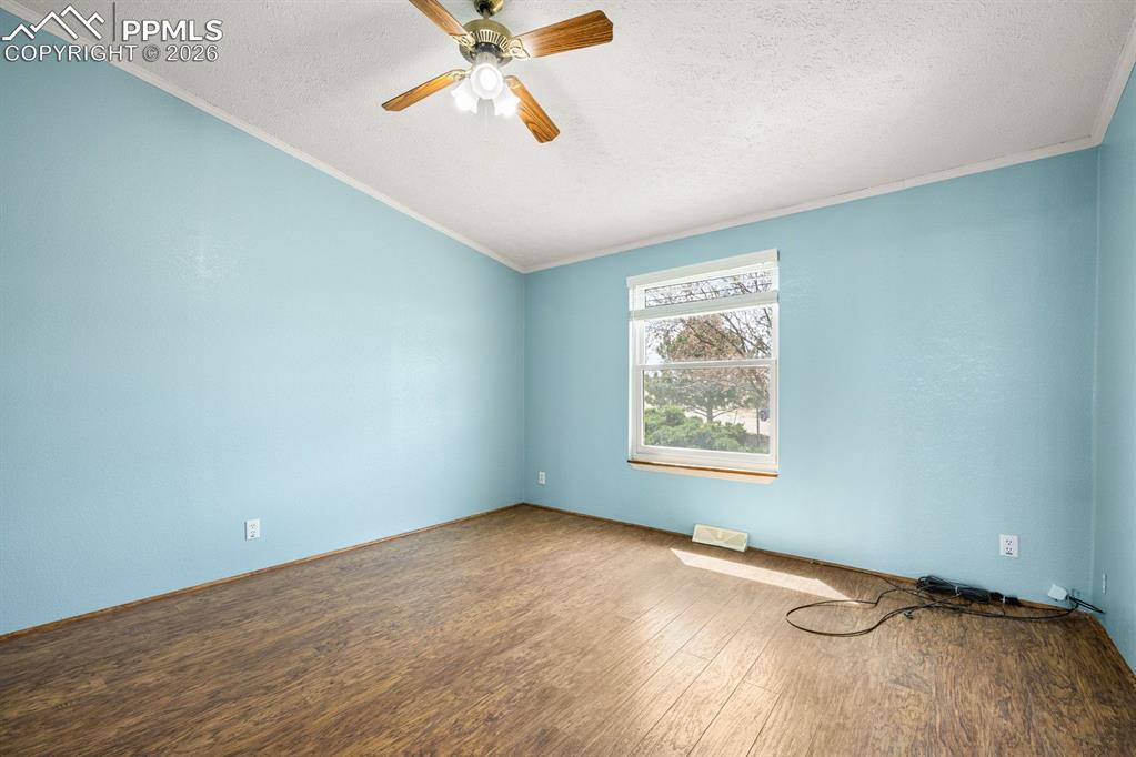 Image 5 of 47: Office