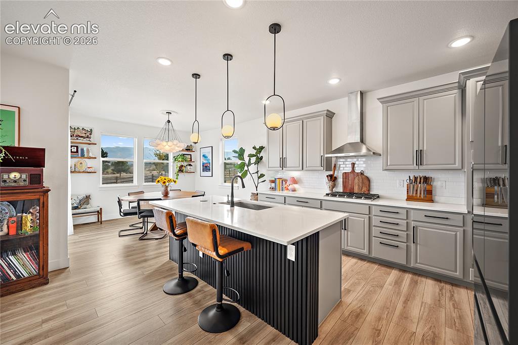 Image 12 of 50: Kitchen