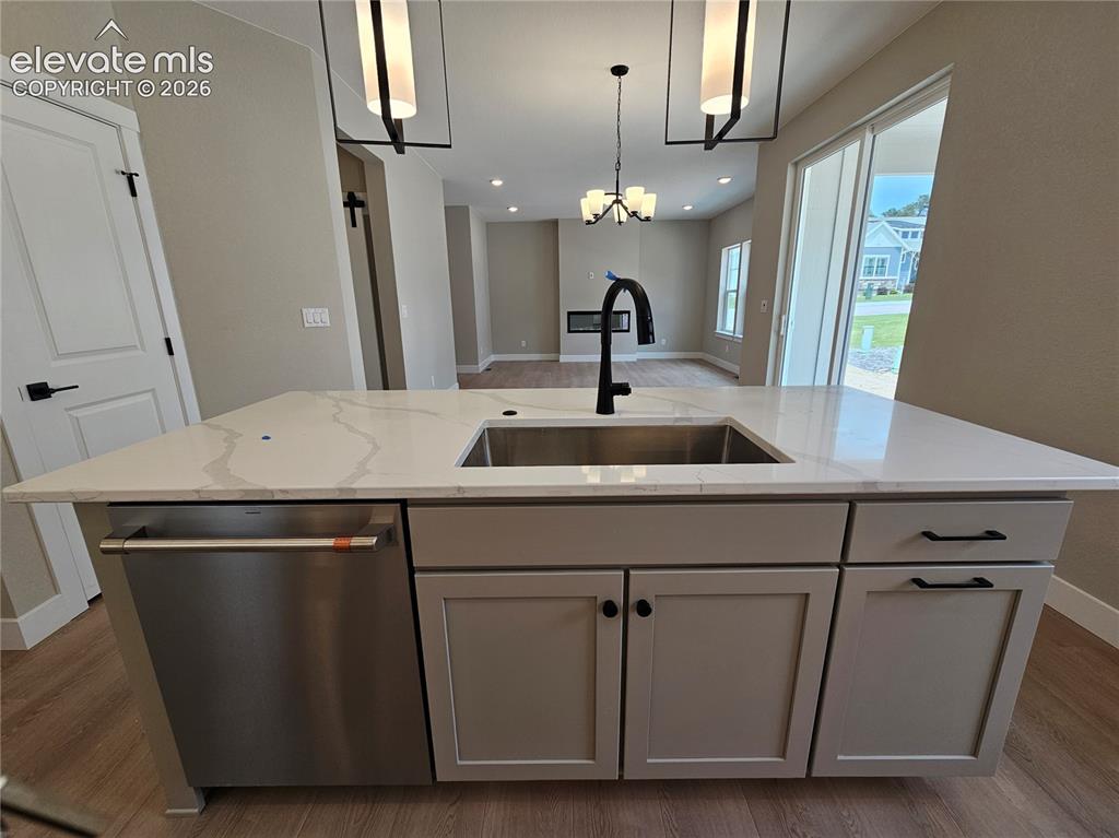 Image 7 of 20: Kitchen