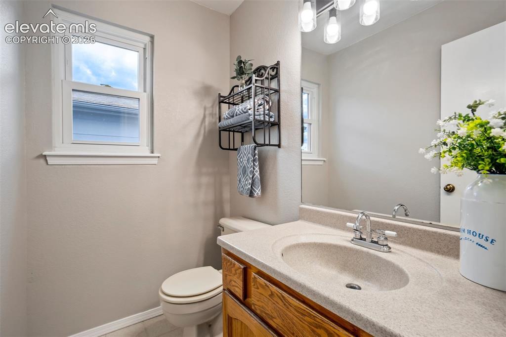 Image 20 of 47: 1/2 Bath on Main Floor