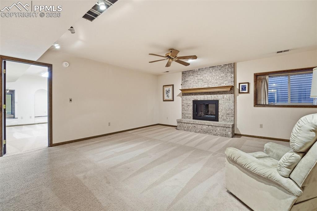 Image 24 of 46: Living Room