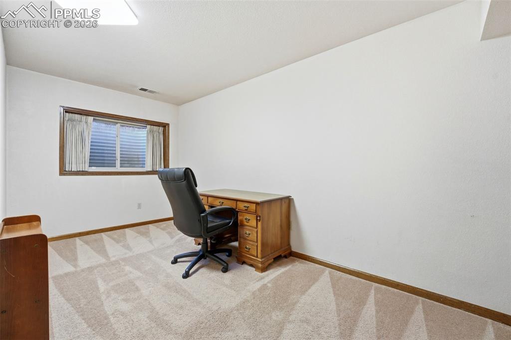 Image 32 of 46: Office