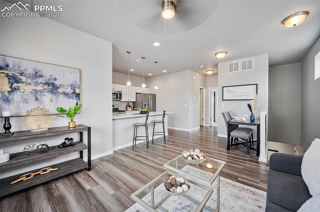 Image 2 of 23: Living Room