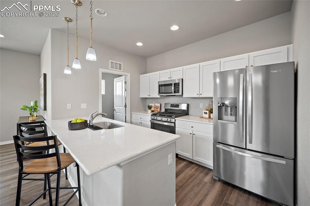 Image 3 of 23: Kitchen