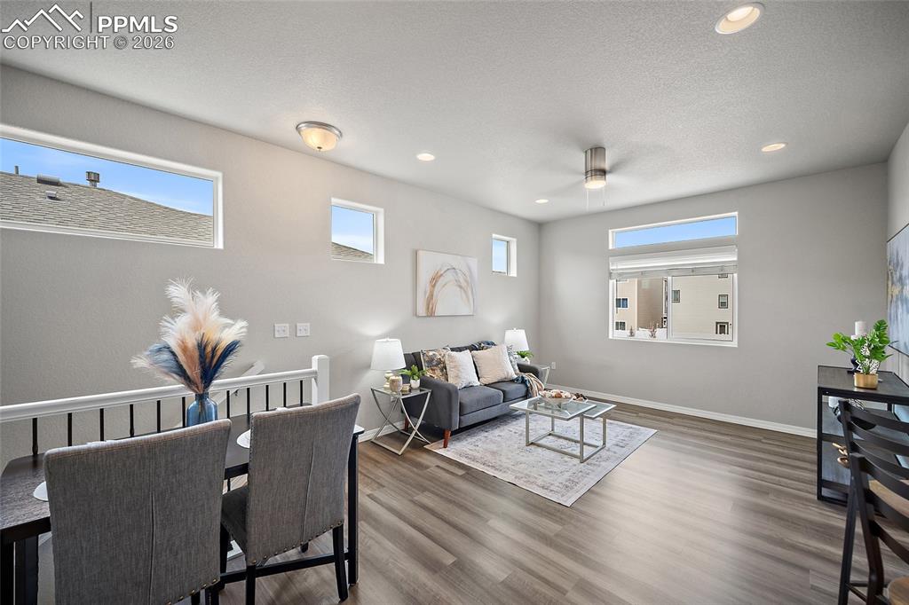 Image 4 of 23: Living Room