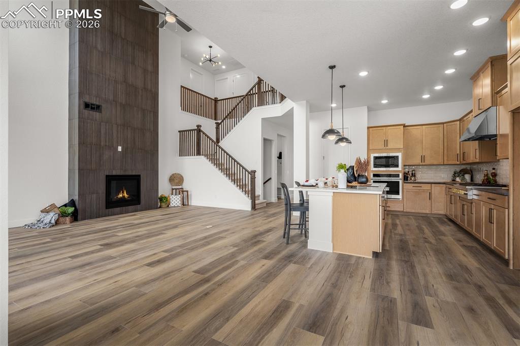 Image 10 of 41: Living Room