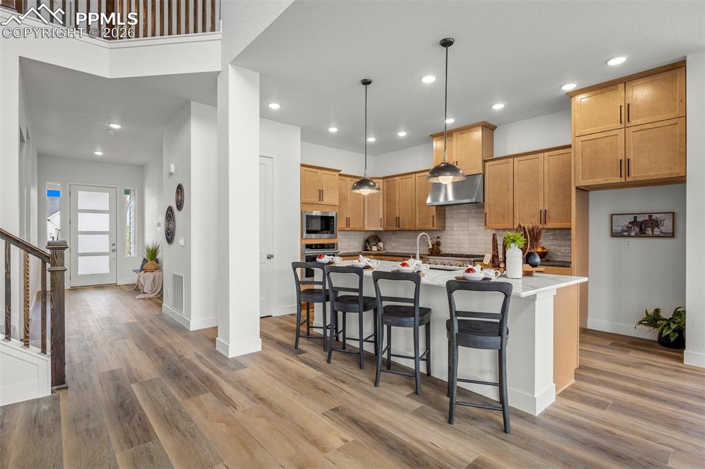 Image 11 of 41: Kitchen