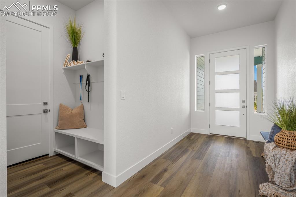 Image 2 of 41: Entry